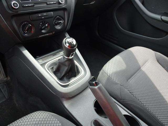 2014 Volkswagen Jetta 4dr Sedan 5M